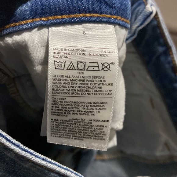 Old Navy Raw Edge Straight Leg High Waisted Jeans - Picture 3 of 6